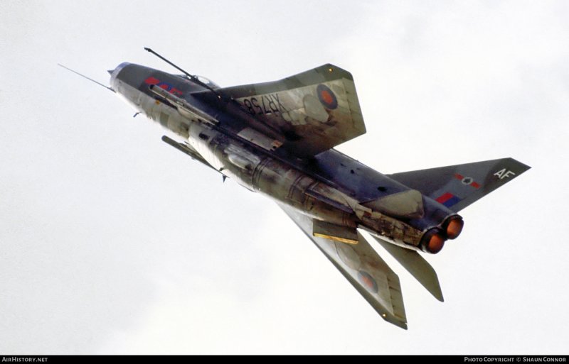 Лайтнинг самолет f-6