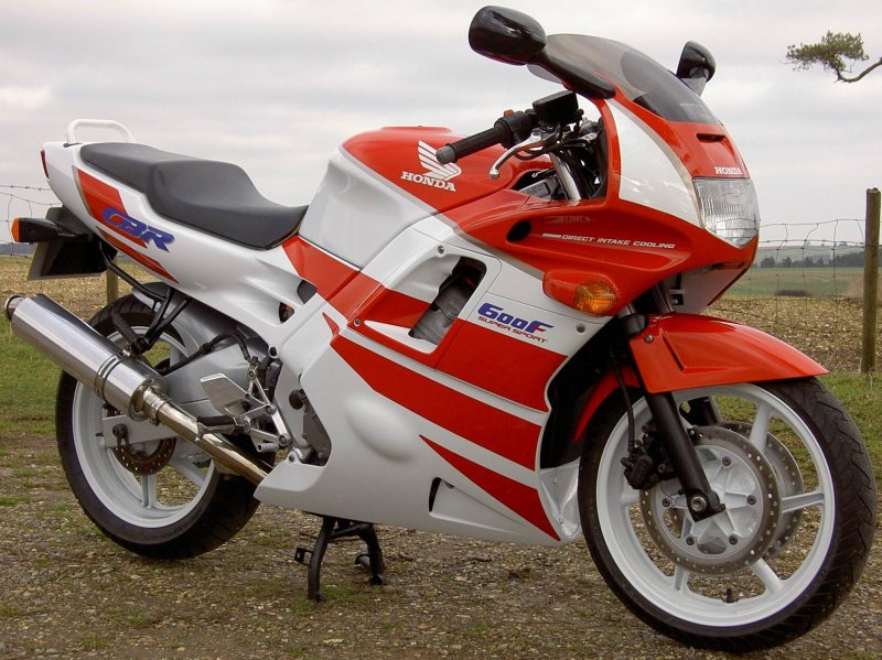 Мотоцикл Honda CBR 600 f2
