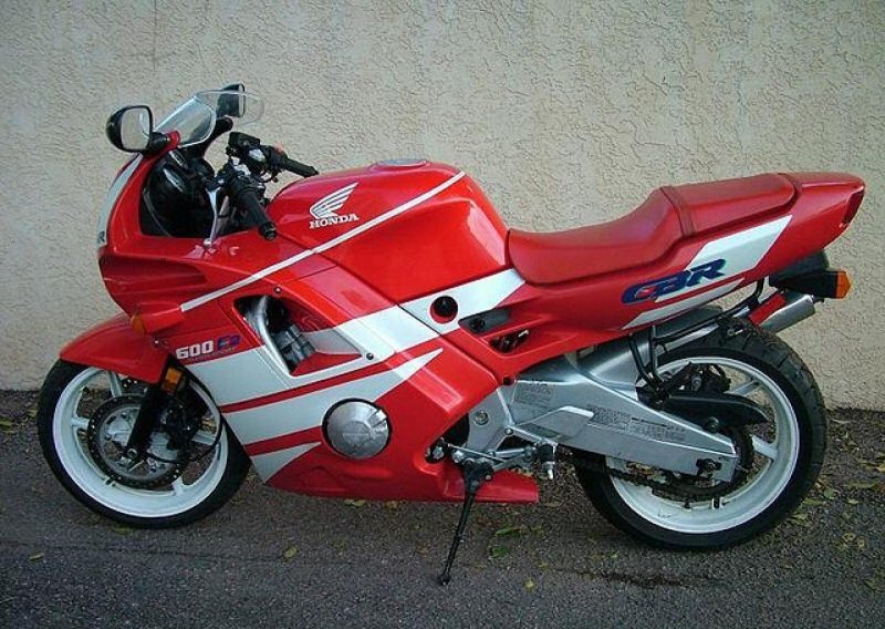 Мотоцикл Honda CBR 600 f2