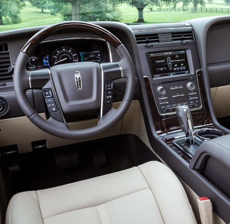 Lincoln Navigator 2015 салон