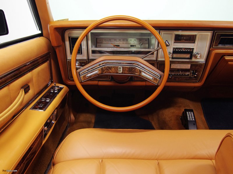 Lincoln Continental 1978 салон