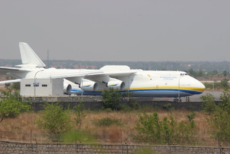 АН 225 Мрия кабина пилотов