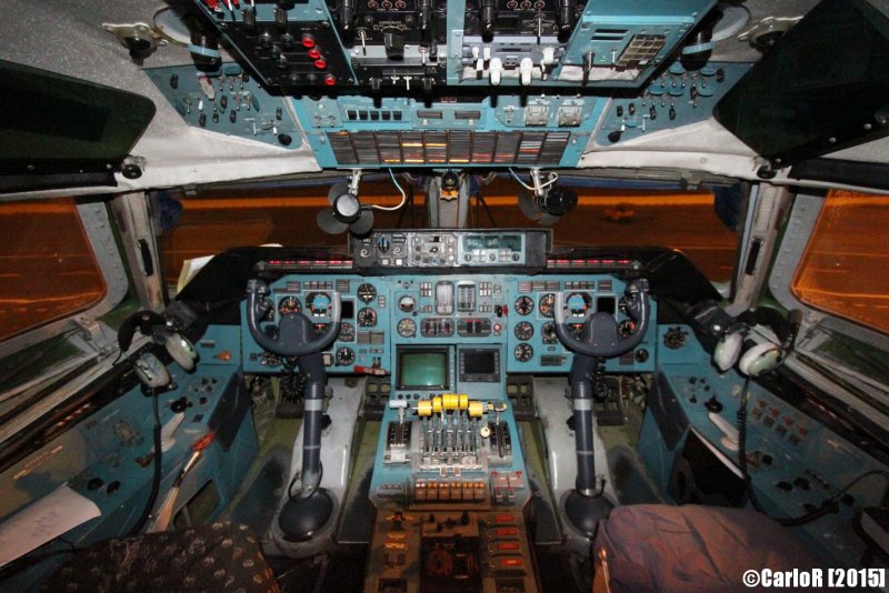 АН-225 Мрия кабина