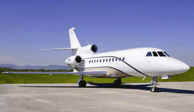 Falcon 900