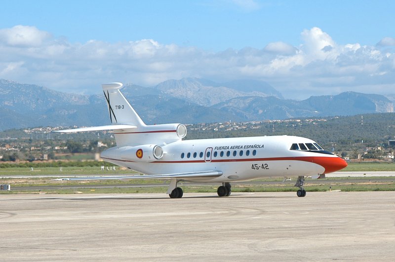 Самолет Falcon 900 LX