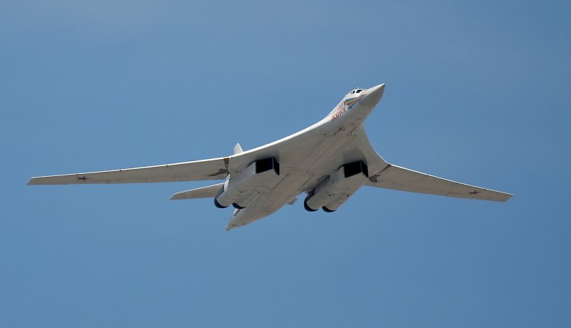 Белый лебедь бомбардировщик ту-160