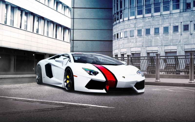 Lamborghini Aventador LP 700 белая