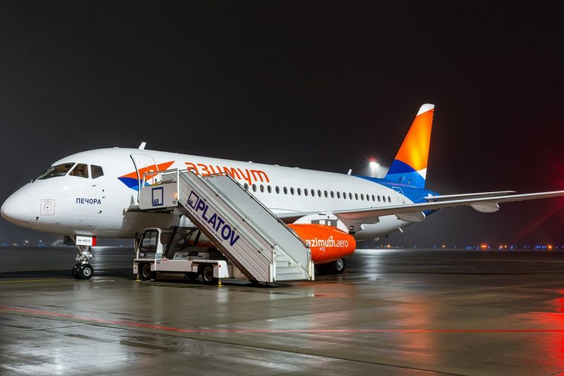Самолёт Sukhoi Superjet 100 Азимут