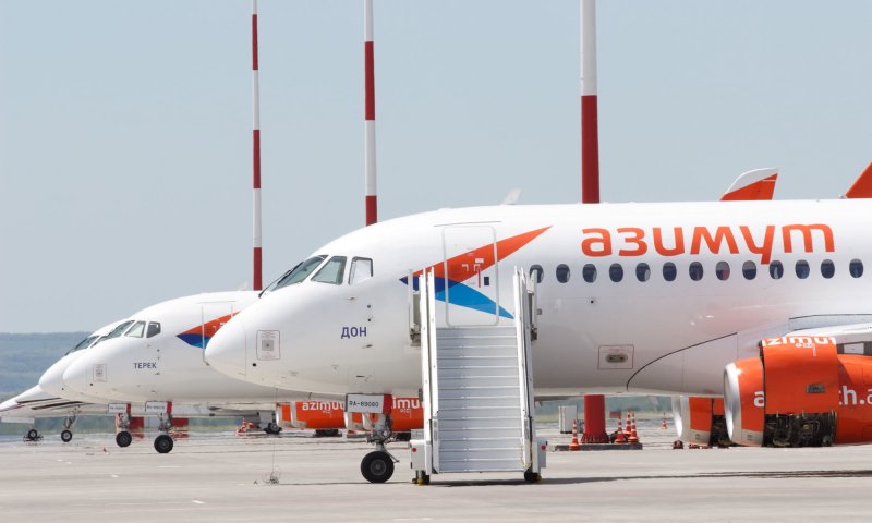 Самолеты авиакомпании Азимут