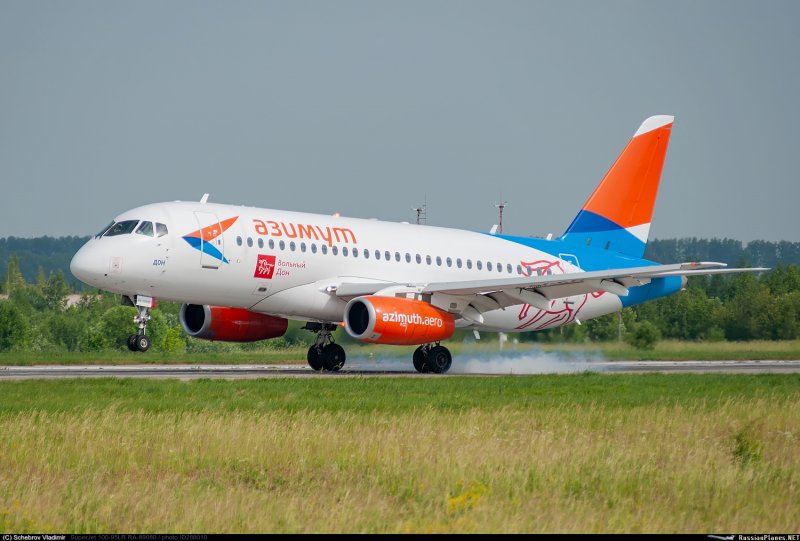 Самолет Sukhoi Superjet 100-95