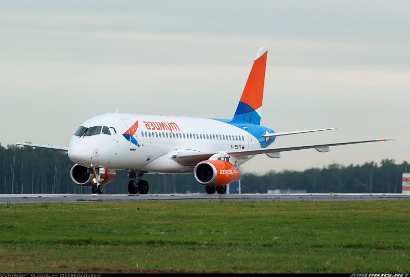 Sukhoi Superjet 100 Азимут