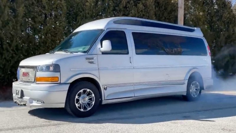 Микроавтобус GMC Savana 2020