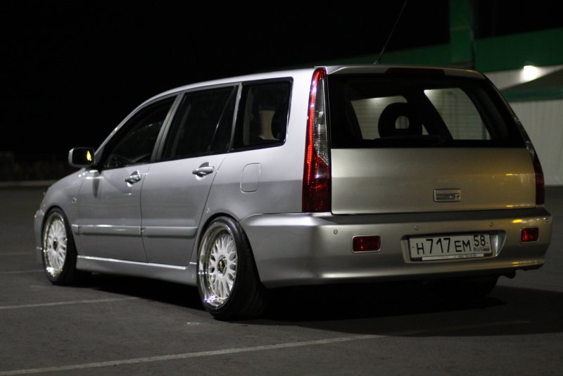 Mitsubishi EVO 9 Wagon