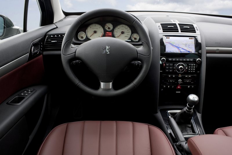 Peugeot 407 2008 салон