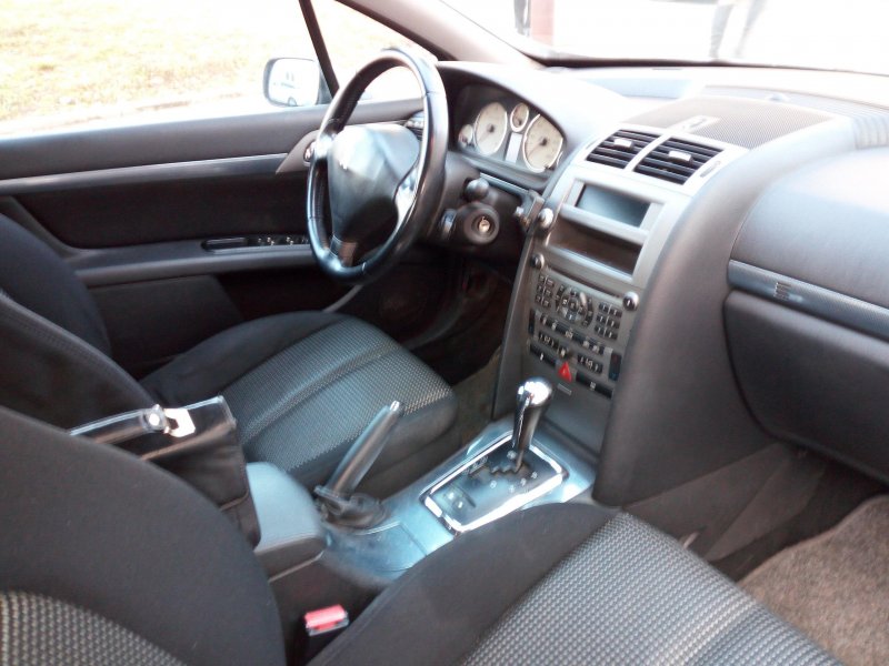 Peugeot 407 Coupe салон