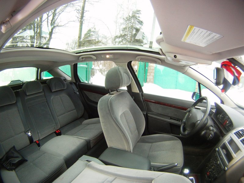 Peugeot 407 белый салон