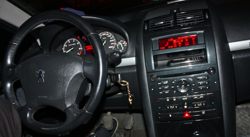 Peugeot 407 2005 салон