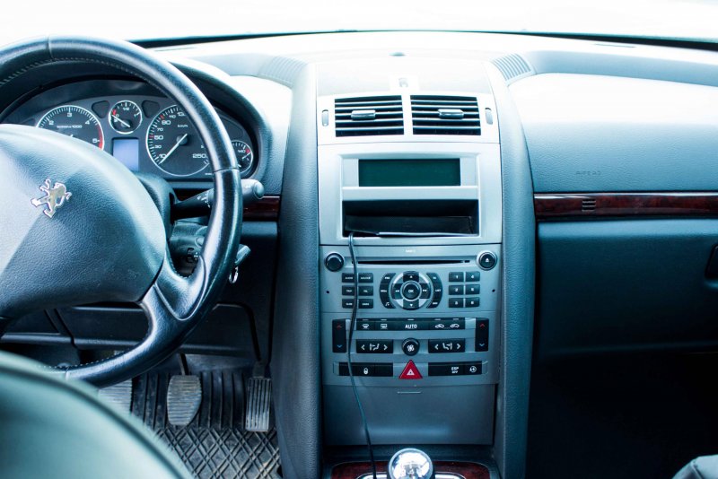 Peugeot 407 2008 салон