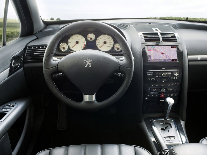 Peugeot 407 седан салон