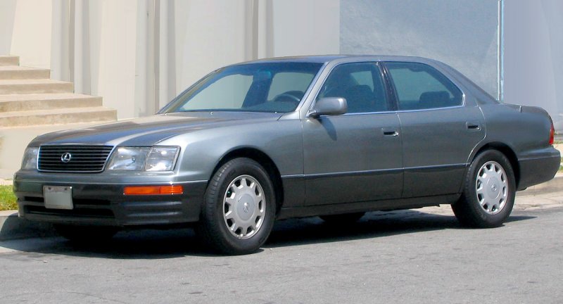 Lexus LX 400