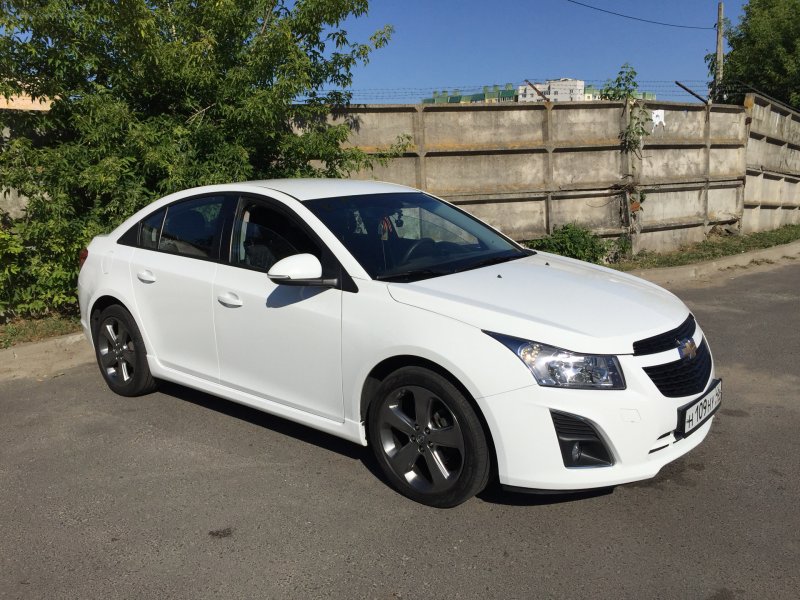 Тюнинг Chevrolet Cruze седан белый