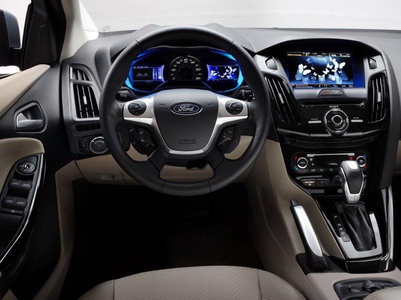 Ford Focus 2012 салон