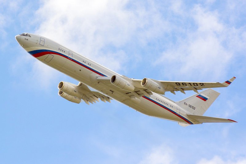 Ил-96-400м салон