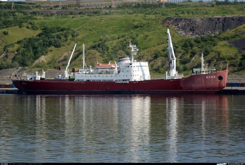 Морской сухогруз Яуза