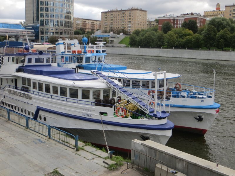 Теплоход Михаил Сеспель Москва