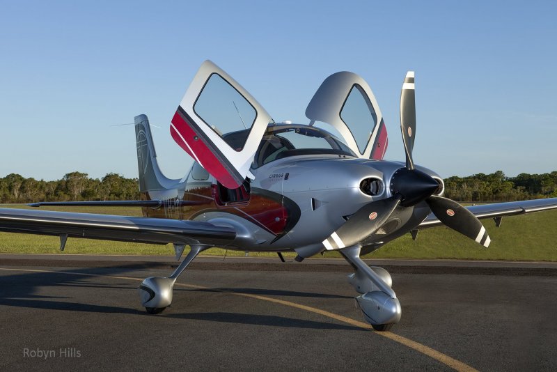 Cirrus sr22-GTS Carbon