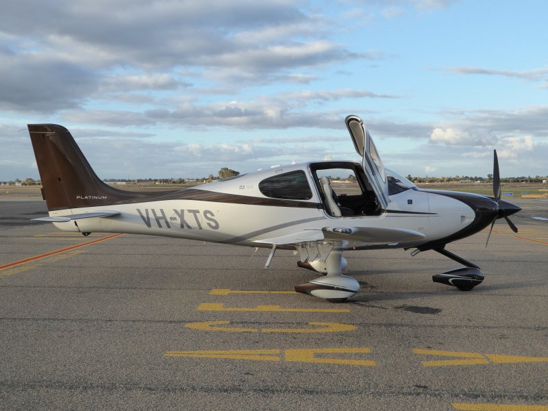 Cirrus aircraft sr22