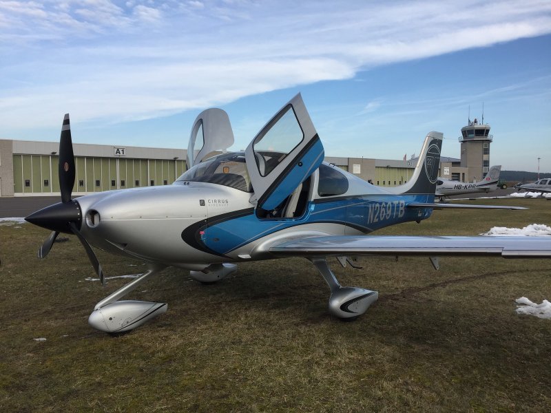 Cirrus sr22 GTS g5