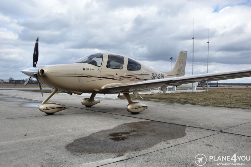 Cirrus sr22