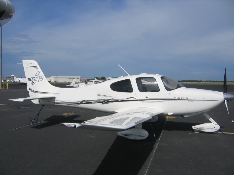 Cirrus sr22 салон