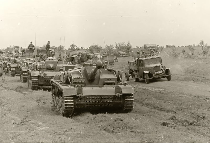 Немецкая танковая колонна 1941