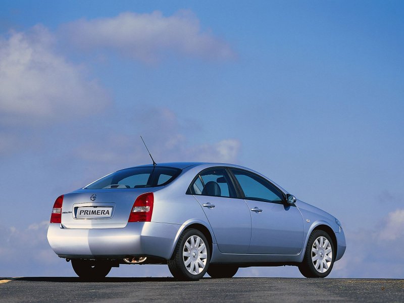 Nissan primera Liftback p12