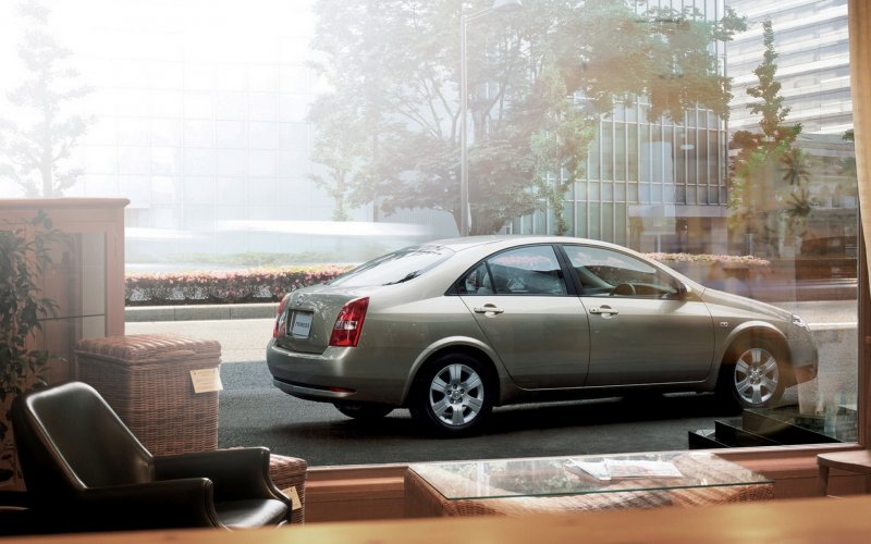 Nissan primera седан