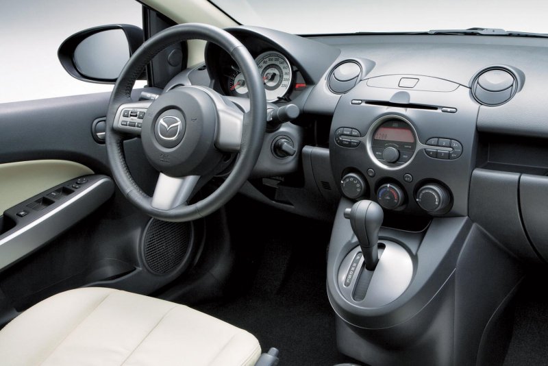 Mazda 2 2008 автомат