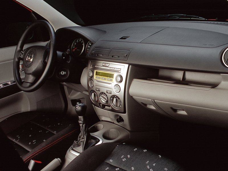 Mazda 2 2003 Interior