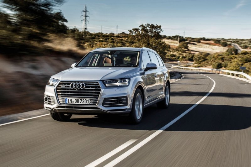 Новая Audi q7 2021