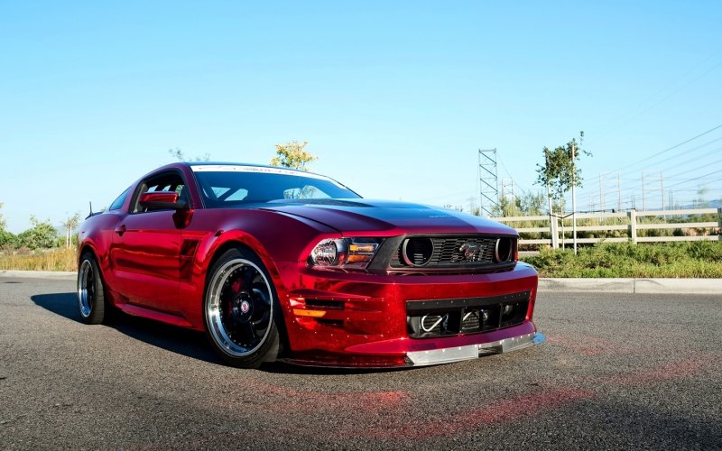 Ford Mustang Shelby красный