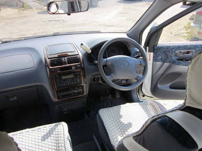 Toyota ipsum 1997 салон