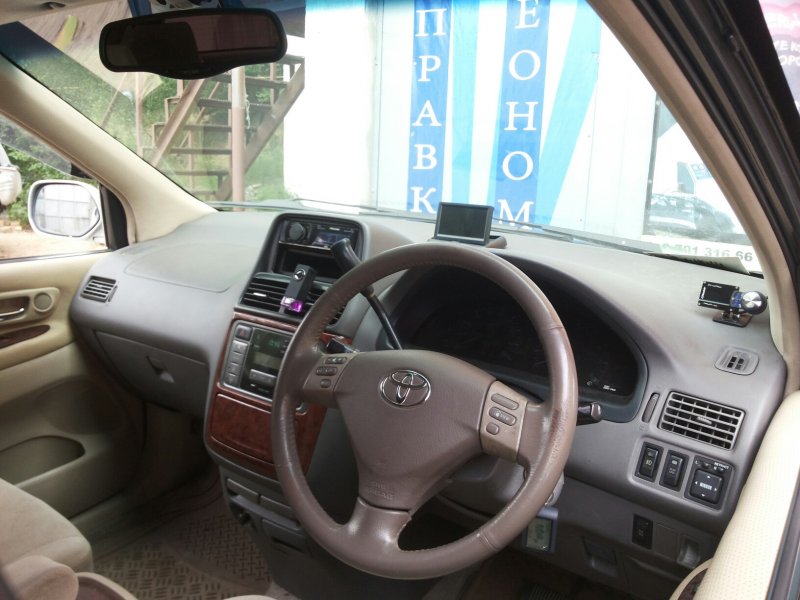 Toyota ipsum Торпедо