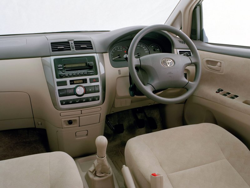 Toyota Avensis Verso 2001
