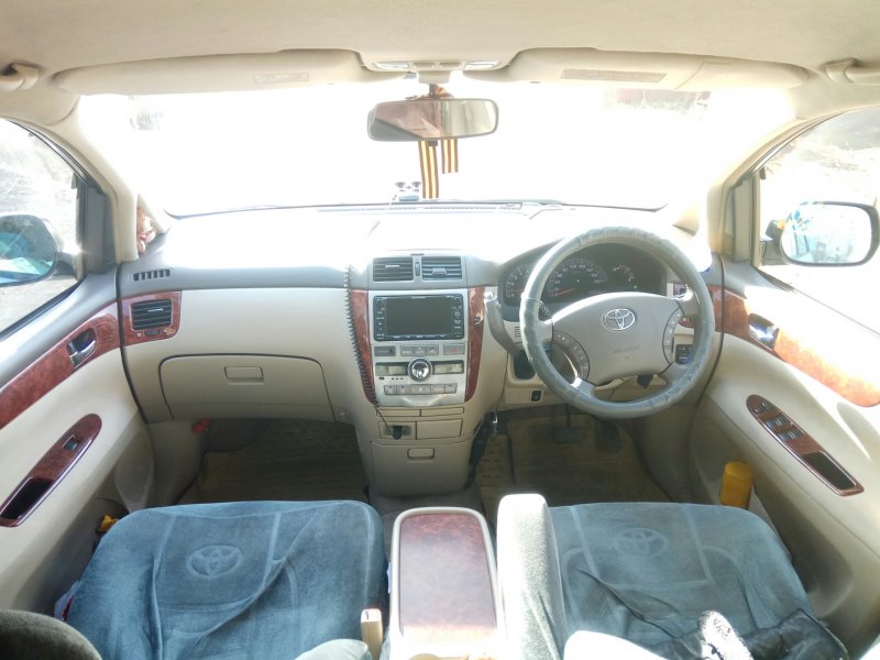 Toyota ipsum 2003 салон