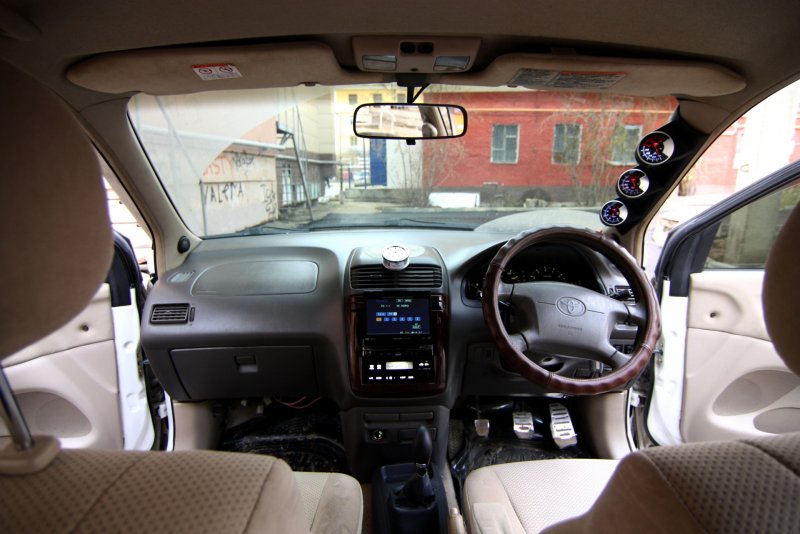Toyota ipsum 1999 салон