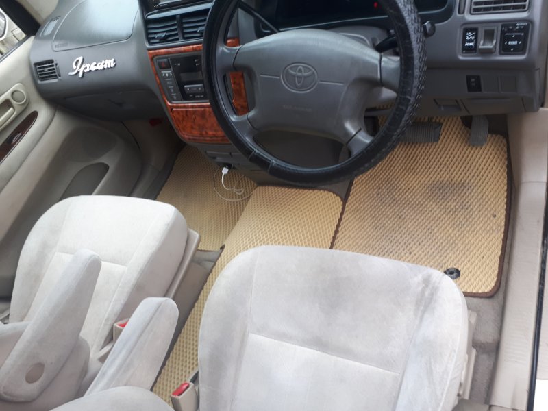 Toyota ipsum 1998 салон