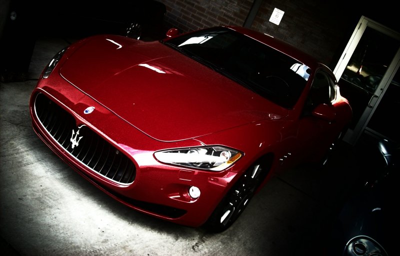 Maserati GRANTURISMO S красный