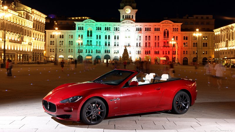 Maserati GRANCABRIO красный