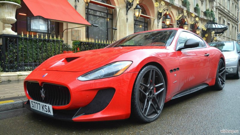 Maserati GRANTURISMO Red